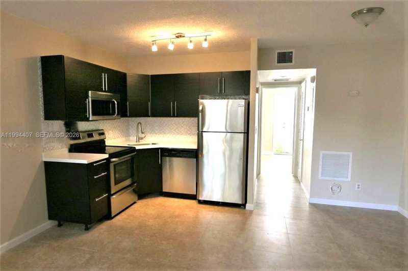 1878 NE 46th St # C2, Fort Lauderdale FL 33308