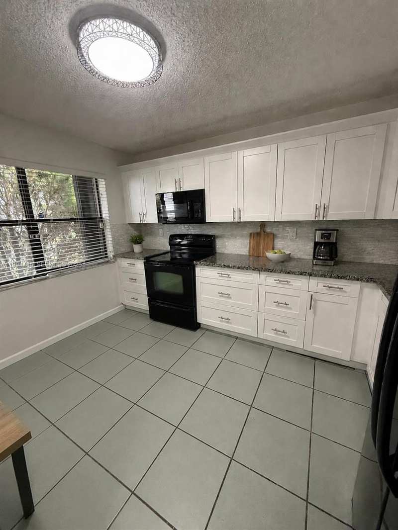 15022 SW 127th Pl, Miami FL 33186