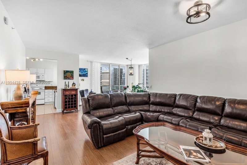 1250 S Miami Ave # 3206, Miami FL 33130
