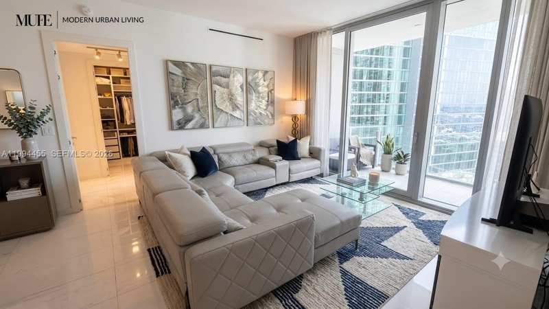 300 Biscayne Boulevard Way # 3409W, Miami FL 33131
