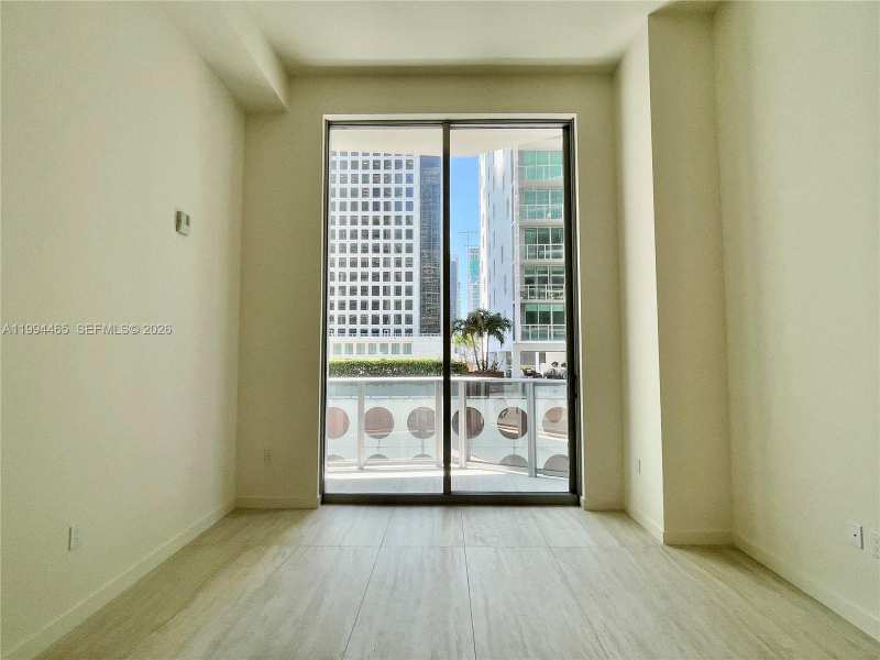 77 SE 5th # 1213, Miami FL 33131