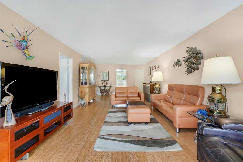 331 Tequesta Drive # 213, Tequesta FL 33469