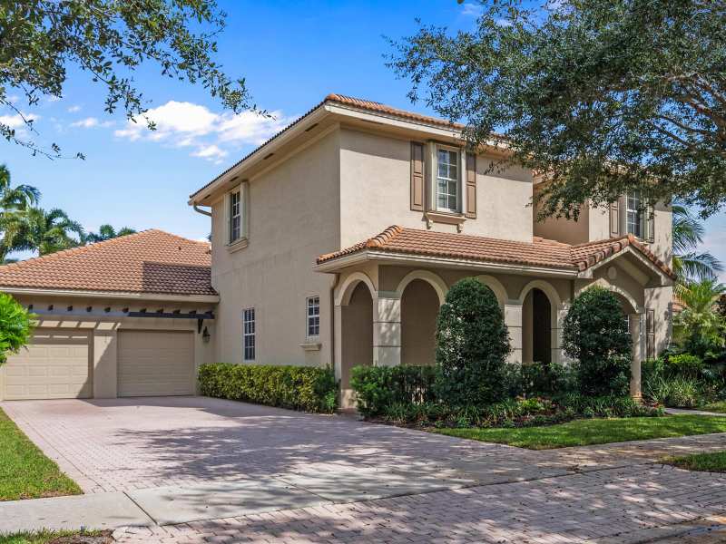 175 Via Rosina, Jupiter FL 33458