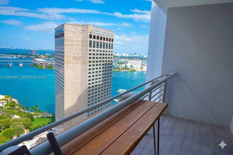 325 S Biscayne Blvd # 3314, Miami FL 33131