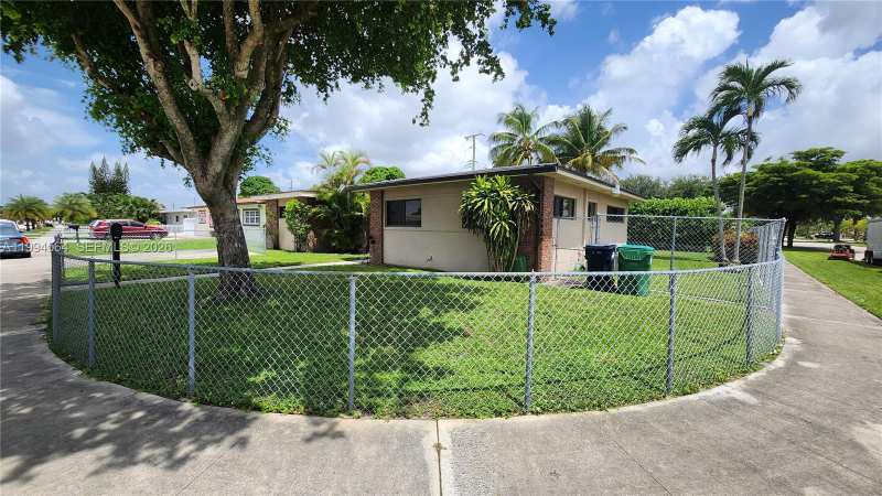 6241 NW 110th St, Hialeah FL 33012