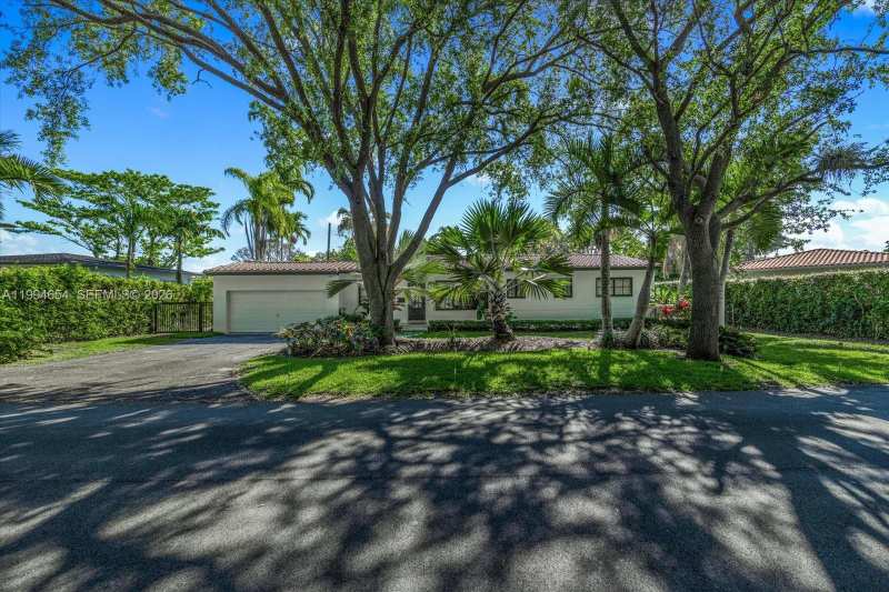 5943 SW 65th Ave, South Miami FL 33143