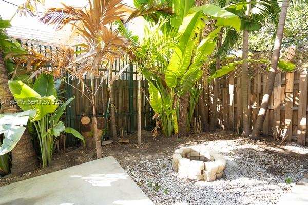 1622 NW 1st Ave # 1, Miami FL 33136