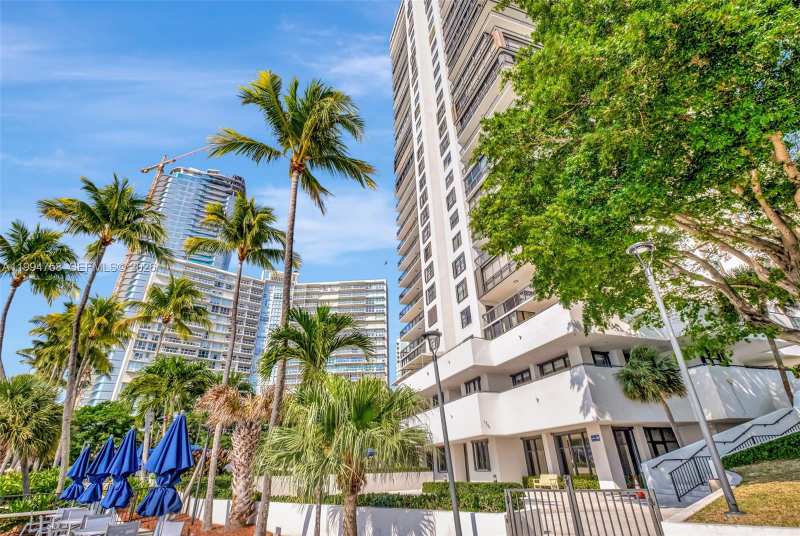 2333 Brickell Ave # 305, Miami FL 33129