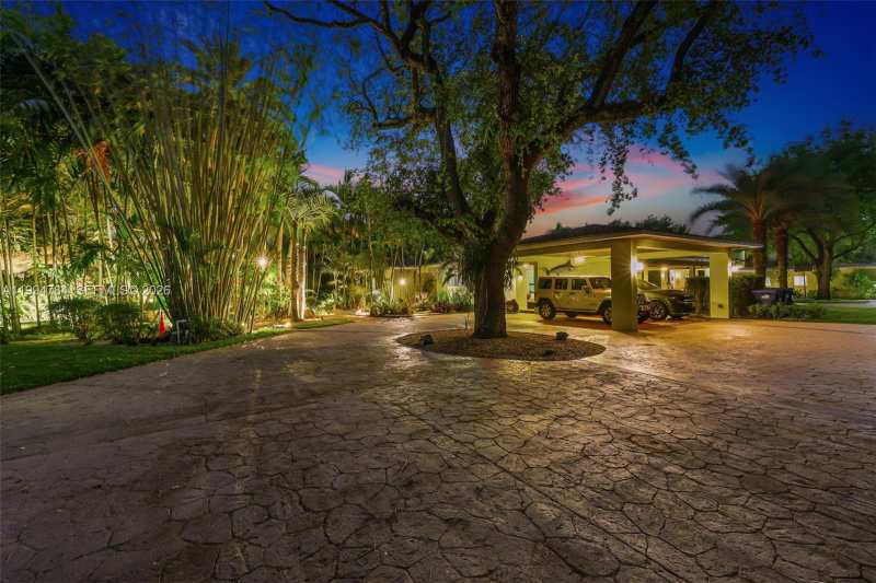 9234 SW 112th St, Miami FL 33176
