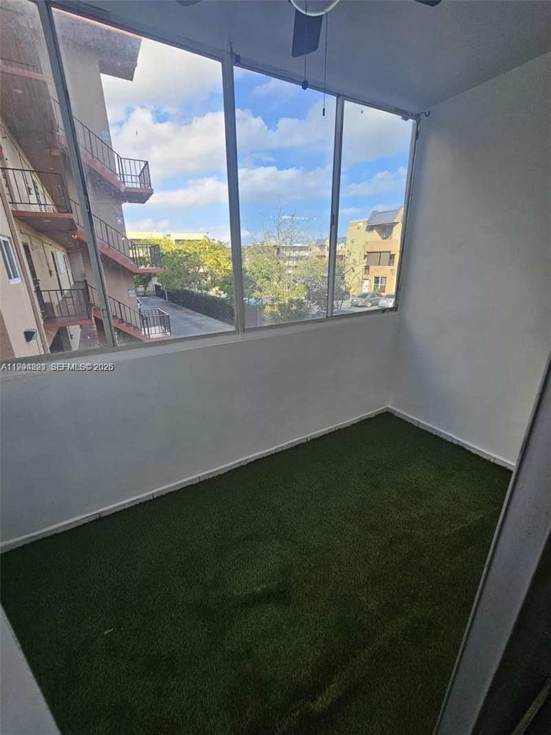6055 W 19th # 209, Hialeah FL 33012