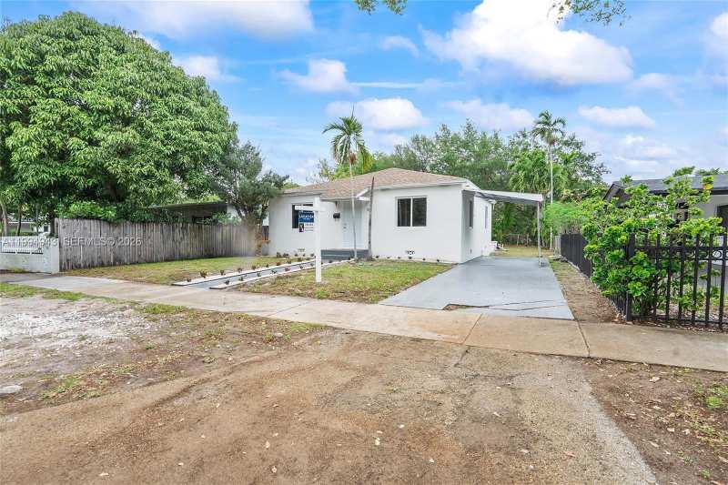 511 NE 131st St, North Miami FL 33161