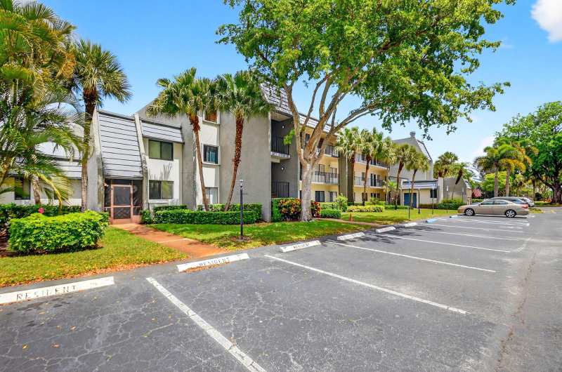4832 Esedra Court # 103, FL 33467