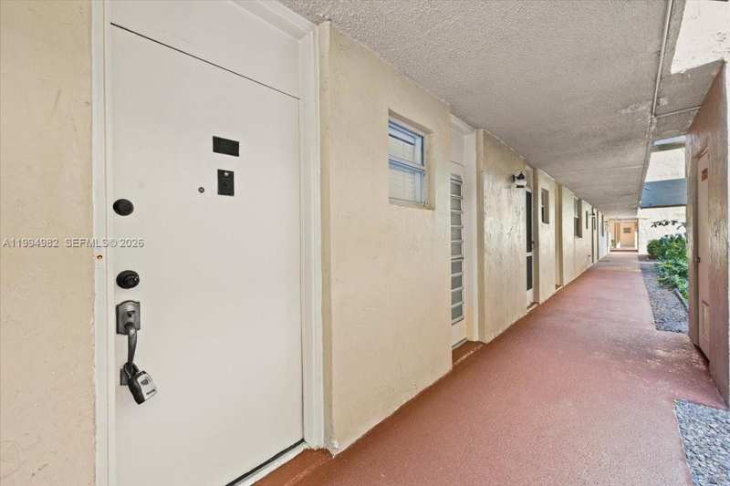 404 NW 68th Ave # 113, Plantation FL 33317