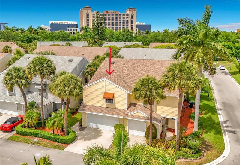 5043 Pointe Emerald Ln, Boca Raton FL 33486