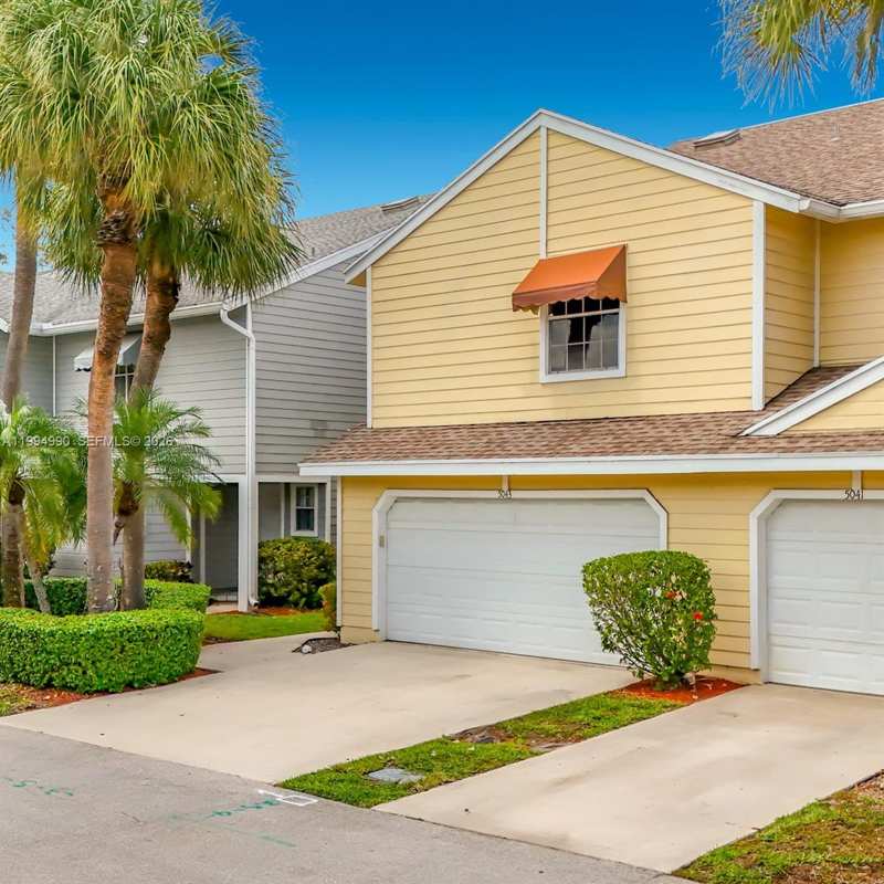 5043 Pointe Emerald Ln, Boca Raton FL 33486