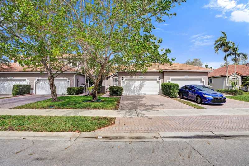 2441 E Aragon Blvd # 5, Sunrise FL 33313