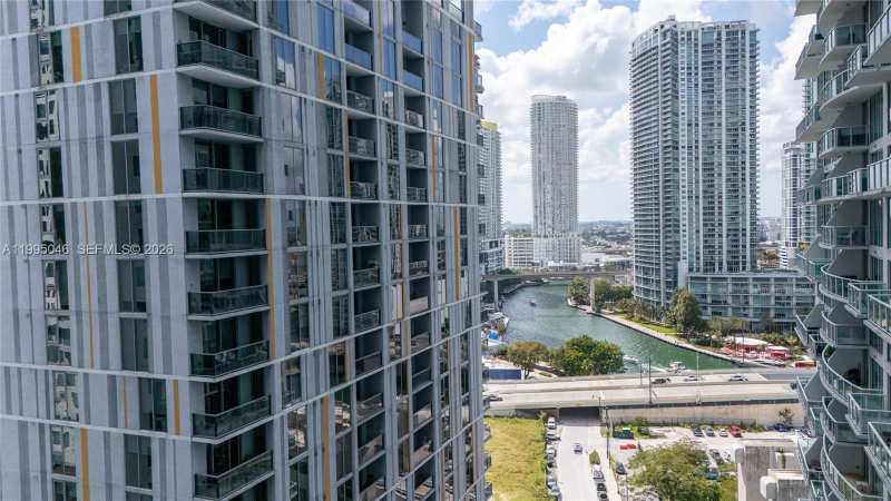 31 SE 6th St # 1906, Miami FL 33131