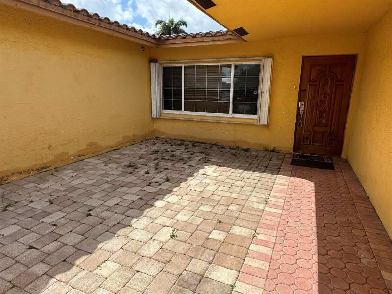 2180 NW 93rd Avenue, Pembroke Pines FL 33024