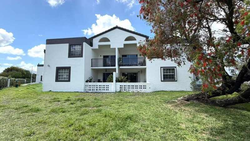 9711 Fontainebleau Boulevard # D105, Miami FL 33172