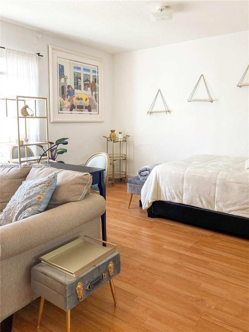 820 Euclid Ave # 203, Miami Beach FL 33139