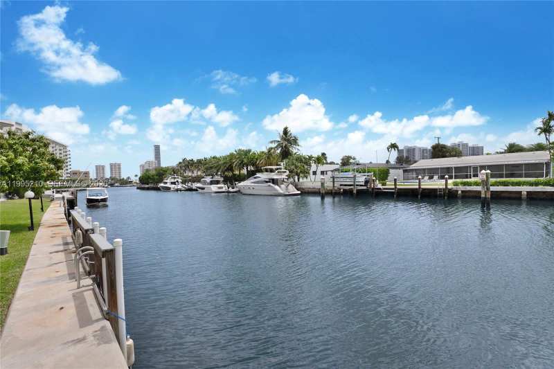 455 Paradise Isle Blvd # 101, Hallandale Beach FL 33009