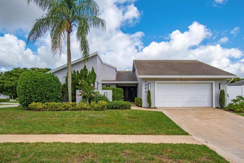 7484 Malibu Crescent, Boca Raton FL 33433