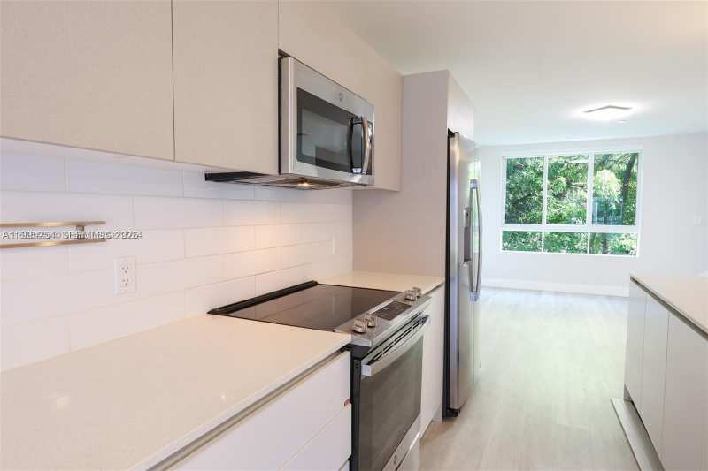 2555 NE 193rd St # 2206, Miami FL 33180