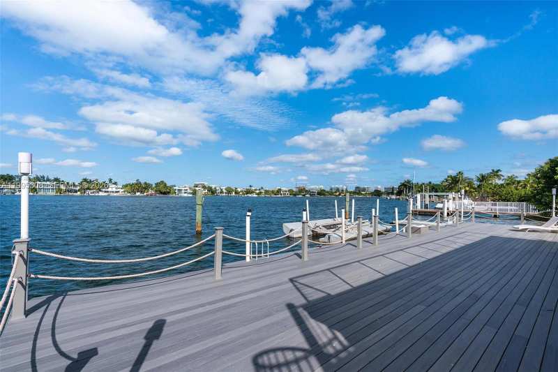 1055 Stillwater Dr, Miami Beach FL 33141