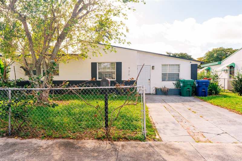 920 NW 84th St, Miami FL 33150
