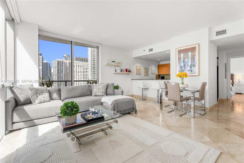 1060 Brickell Ave # 2117, Miami FL 33131