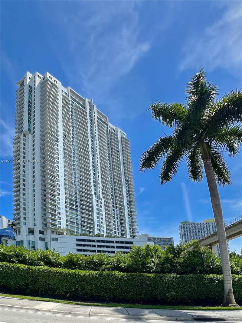 90 SW 3rd St # 3806, Miami FL 33130