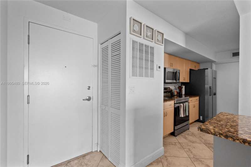 6917 Collins Ave # 1609, Miami Beach FL 33141