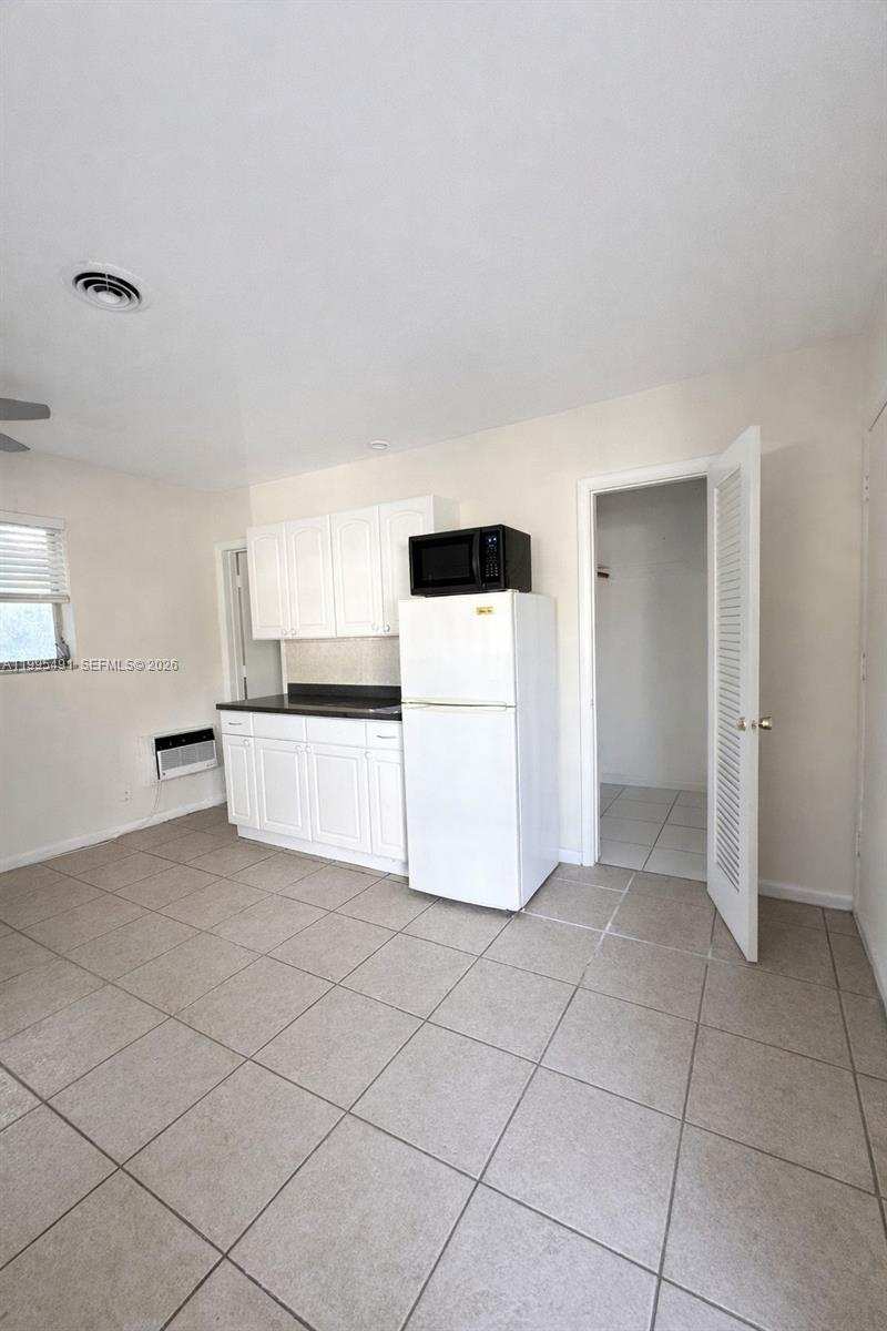 2051 NE 25th Ave # 3, Pompano Beach FL 33062