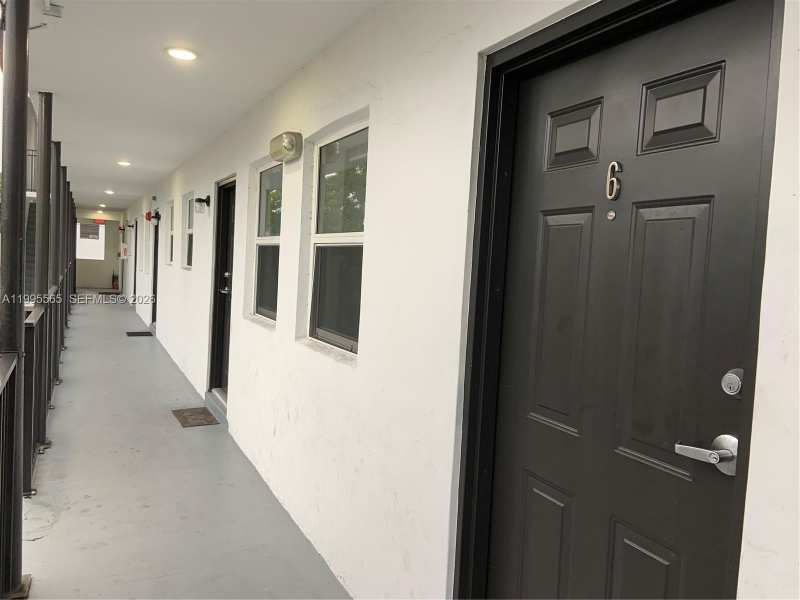 1130 NW 62nd St # 13, Miami FL 33150