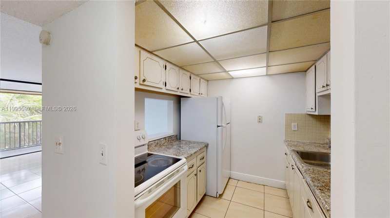 14201 N Kendall Dr # 401D, Miami FL 33186