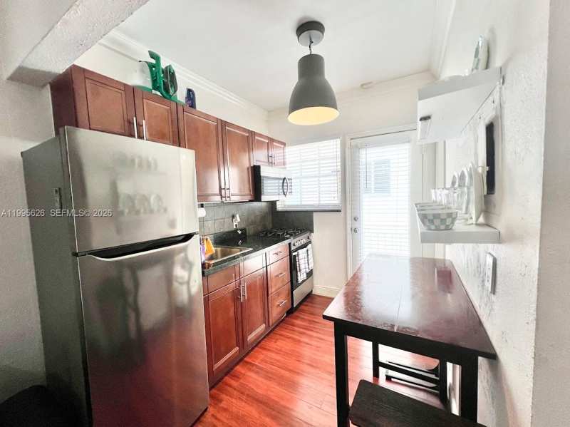 330 74th St # 5, Miami Beach FL 33141