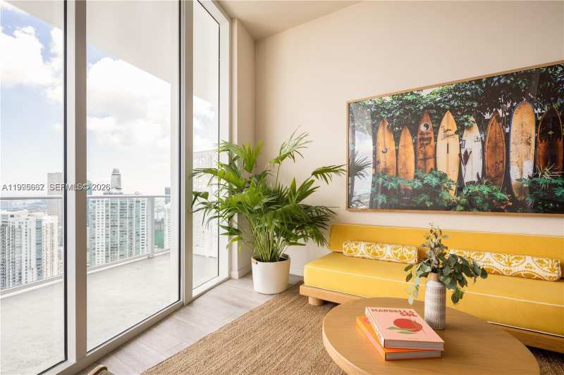 275 SW 6th St # 1110, Miami FL 33130
