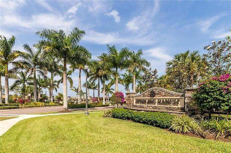 5716 S Sterling Ranch, Davie FL 33314