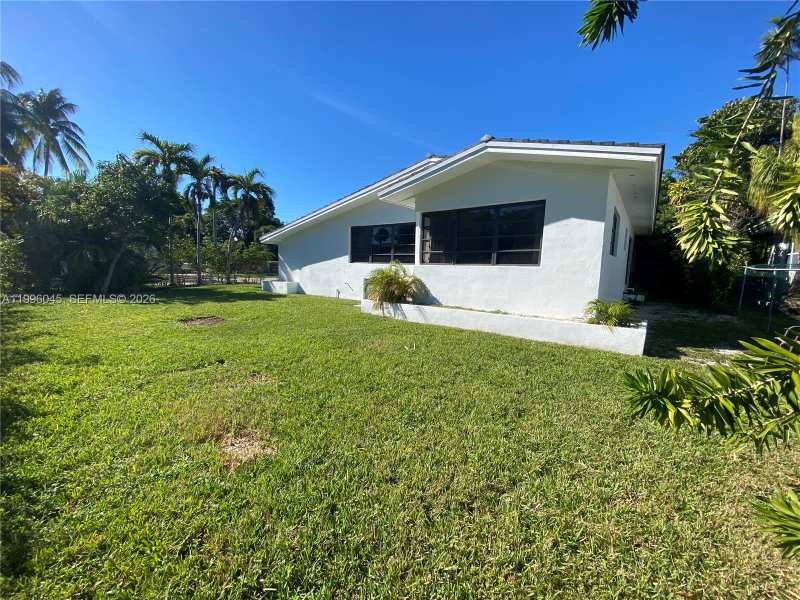 1101 Bay Dr, Miami Beach FL 33141