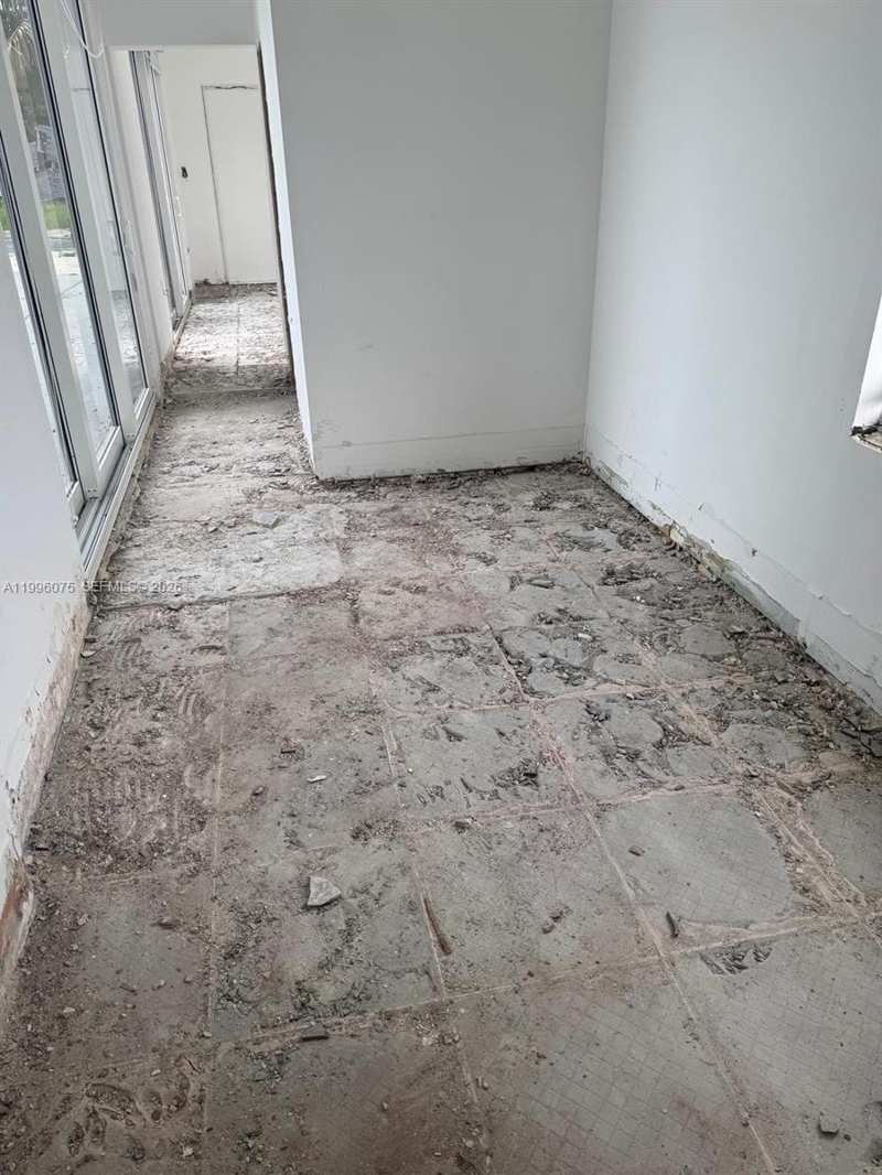290 NW 125th Ave, Miami FL 33182