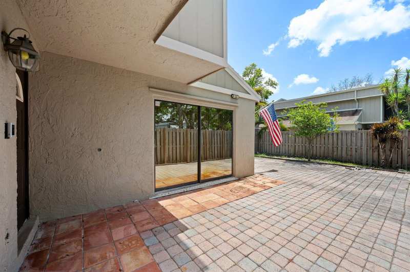 620 Commodore Drive, Plantation FL 33325