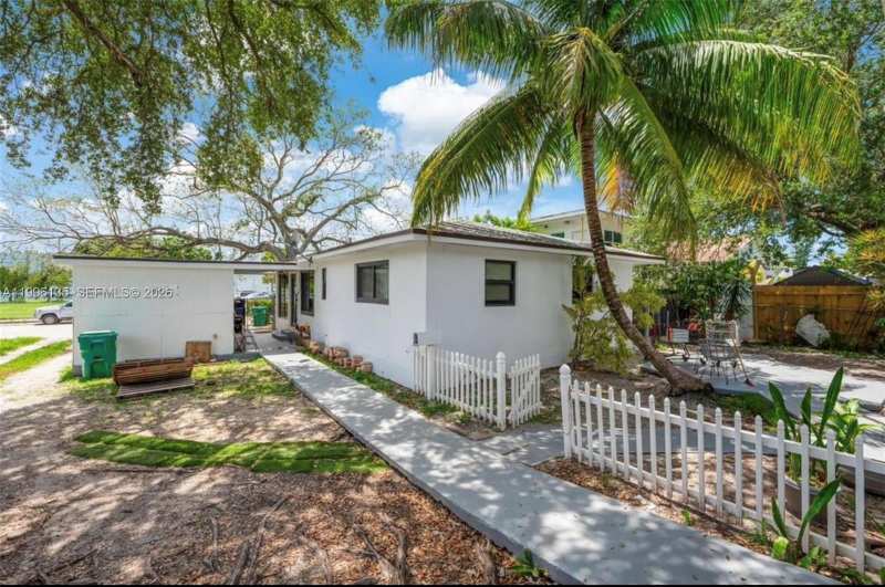 7625 NW 4th Ct, Miami FL 33150