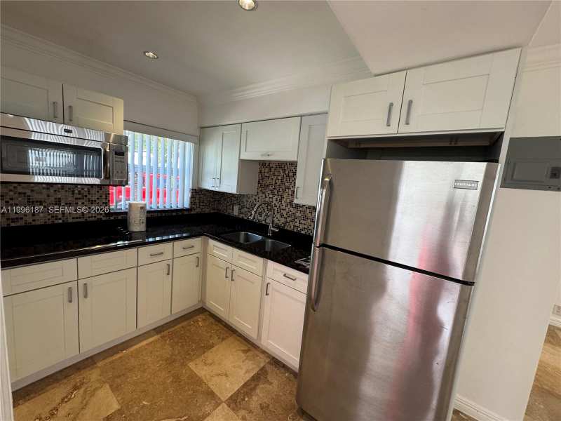 901 SE 2nd Ct # 4, Fort Lauderdale FL 33301