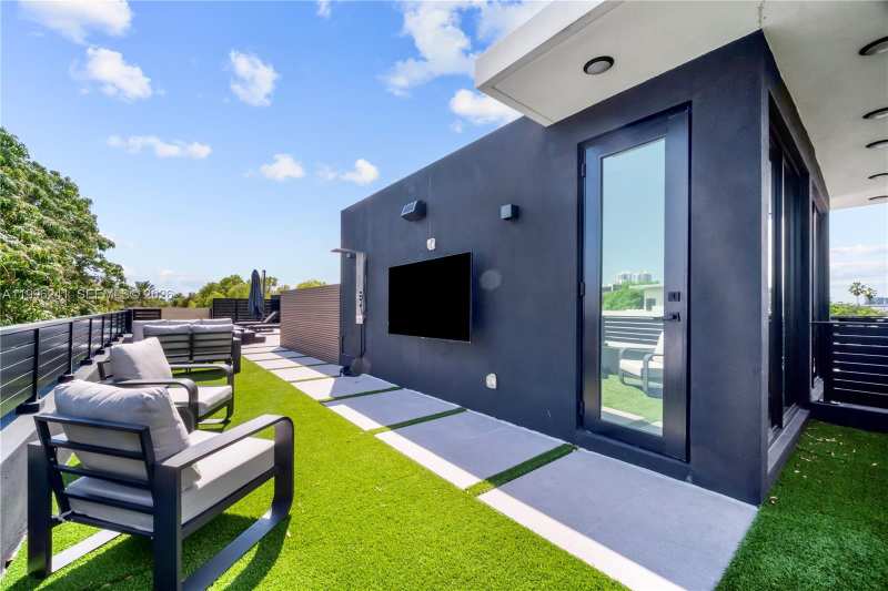 420 SW 15th Rd # 420, Miami FL 33129