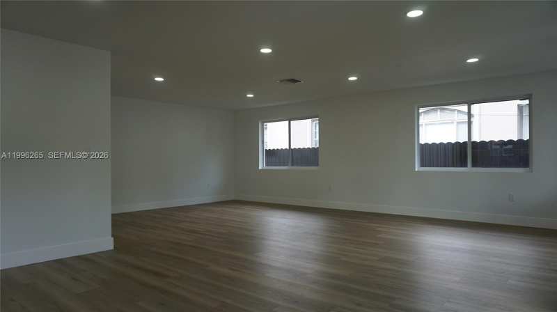 3280 NW 51st Ter, Miami FL 33142