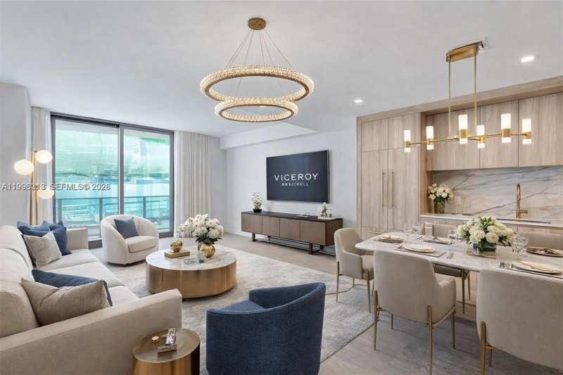77 SE 5th Street # 4206, Miami FL 33131