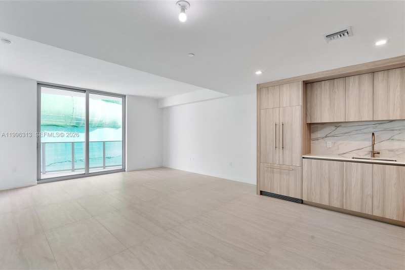 77 SE 5th Street # 4206, Miami FL 33131