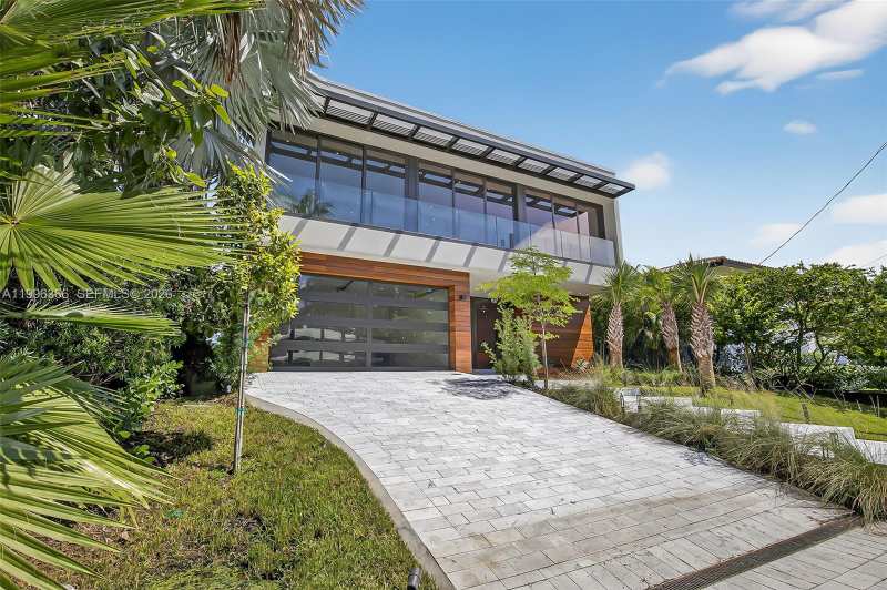 620 Solar Isle Dr, Fort Lauderdale FL 33301