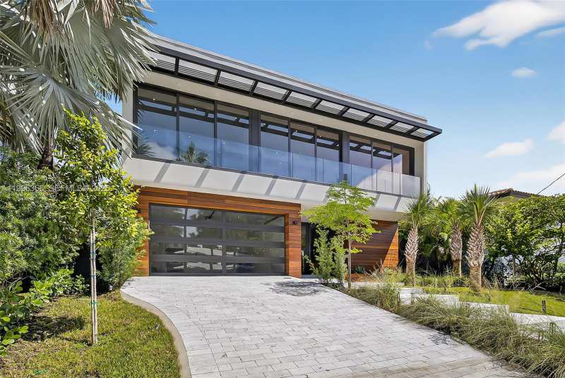 620 Solar Isle Dr, Fort Lauderdale FL 33301
