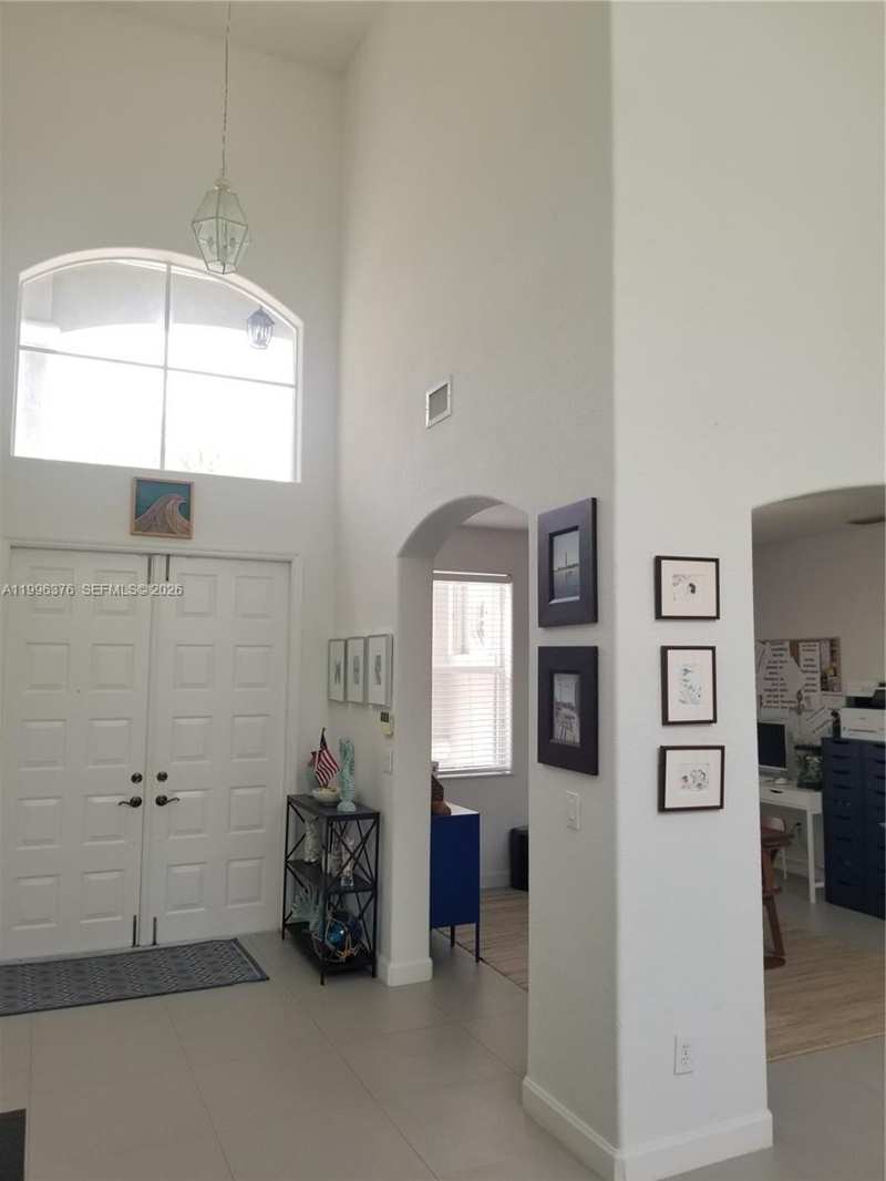 4719 NW 96th Pl, Doral FL 33178